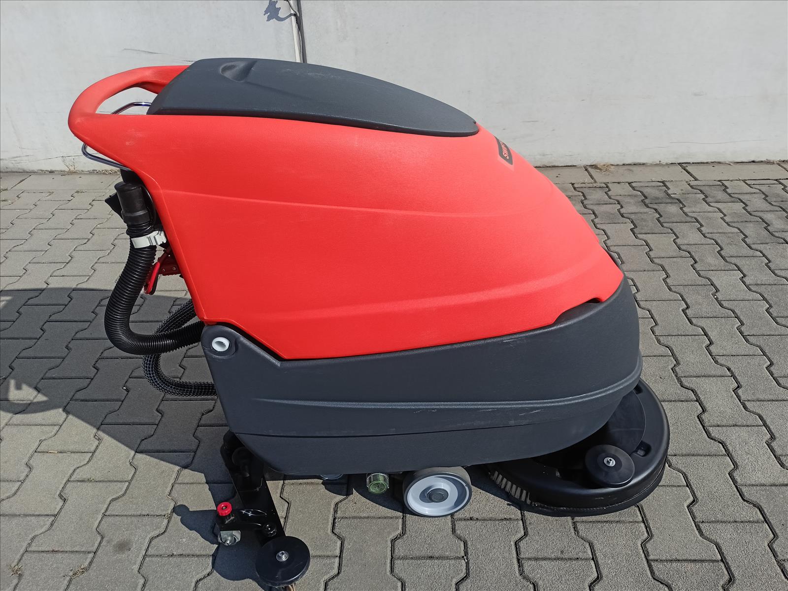 Repasovaný podlahový mycí stroj SWIFT 50B včetně záruky