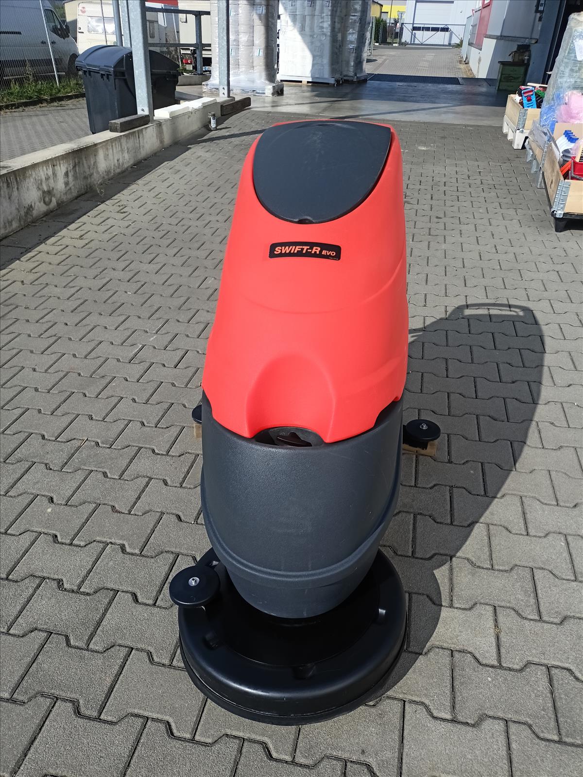 Repasovaný podlahový mycí stroj SWIFT 50B včetně záruky