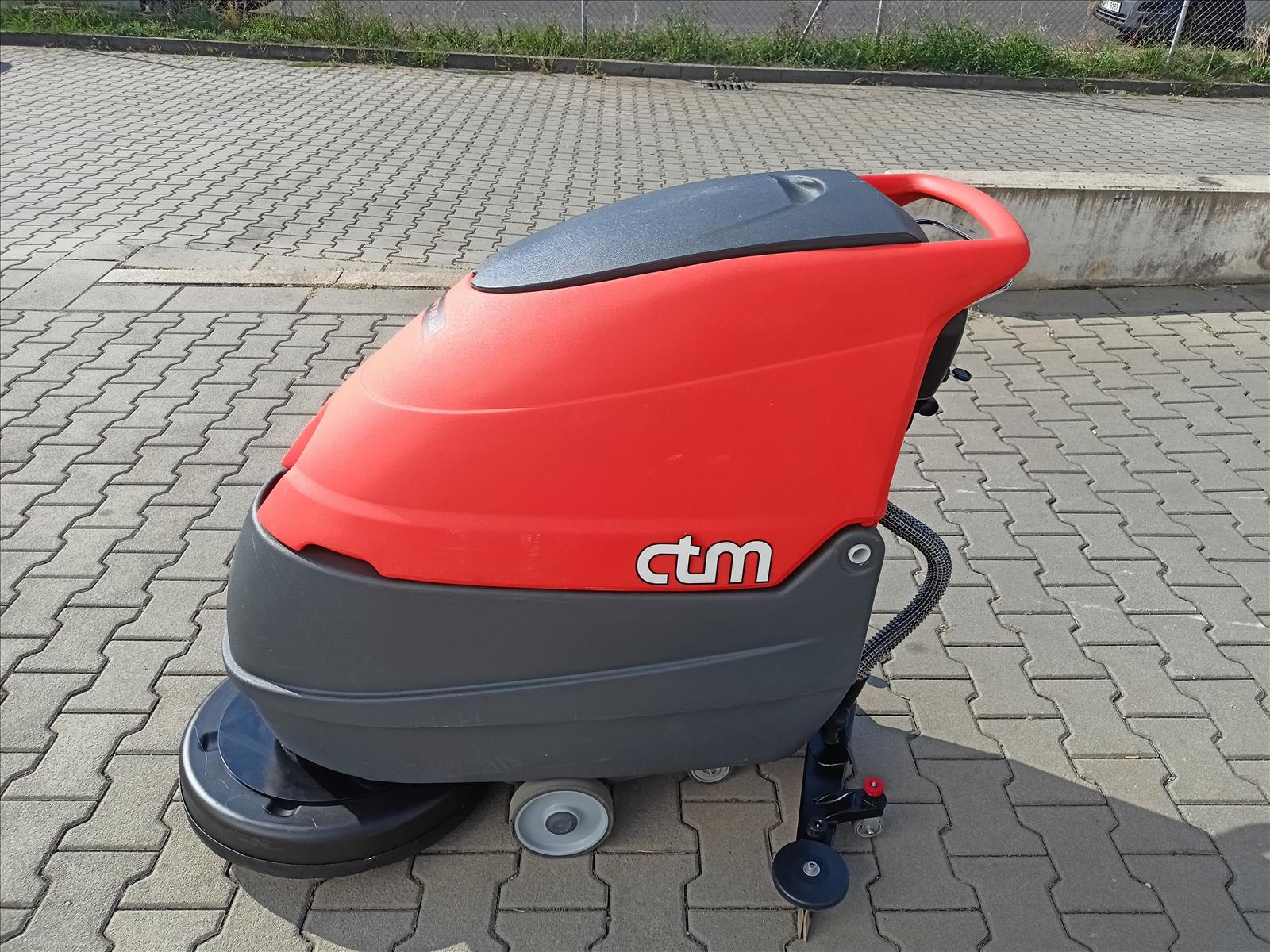 Repasovaný podlahový mycí stroj SWIFT 50B včetně záruky