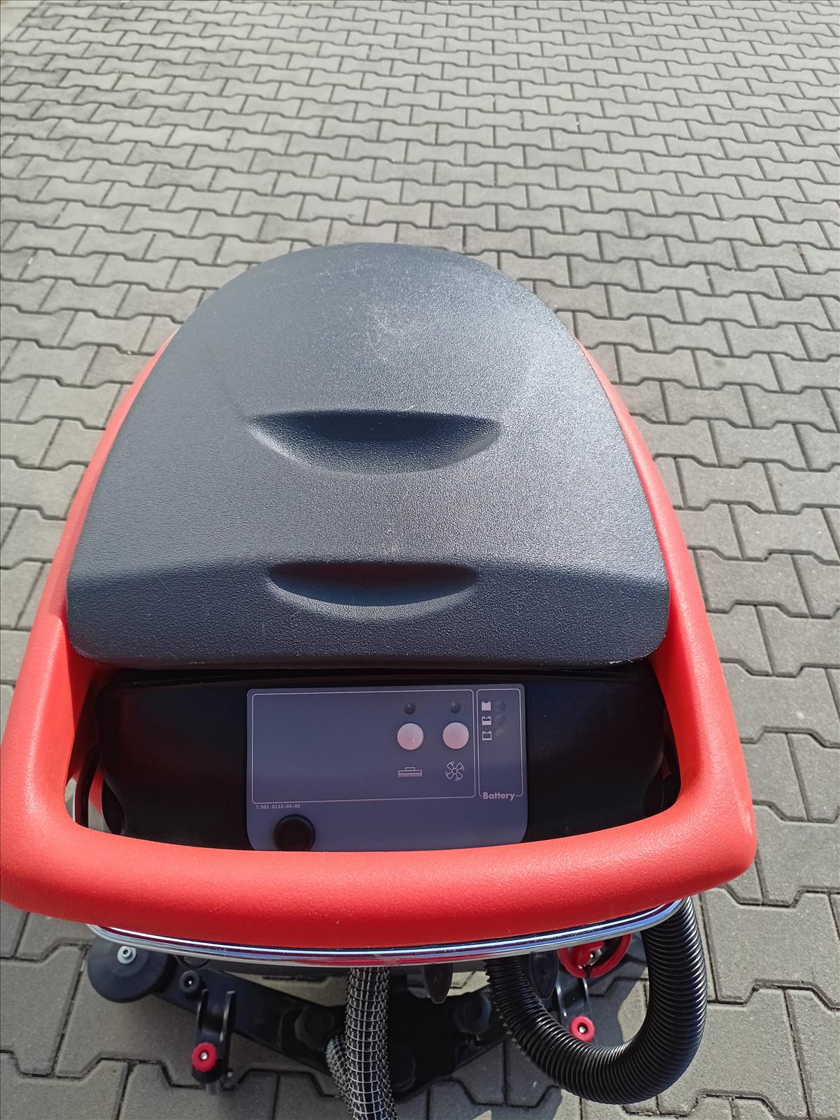 Repasovaný podlahový mycí stroj SWIFT 50B včetně záruky
